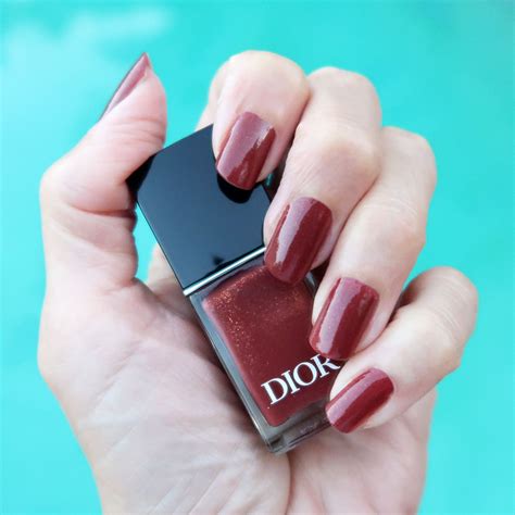 dior 746 rouge atelier nail polish